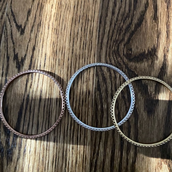 Set of 3 gold, silver, rose gold bangles - Picture 4 of 5